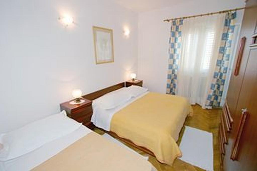 Apartments Toni Two Igrane Luaran gambar